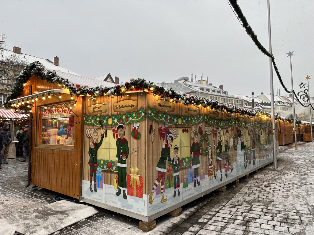 Foto of the Christmas Market Booth of Michael Korn Schaustellerbetrieb - Bayreuth. http://www.korn-bayreuth.de